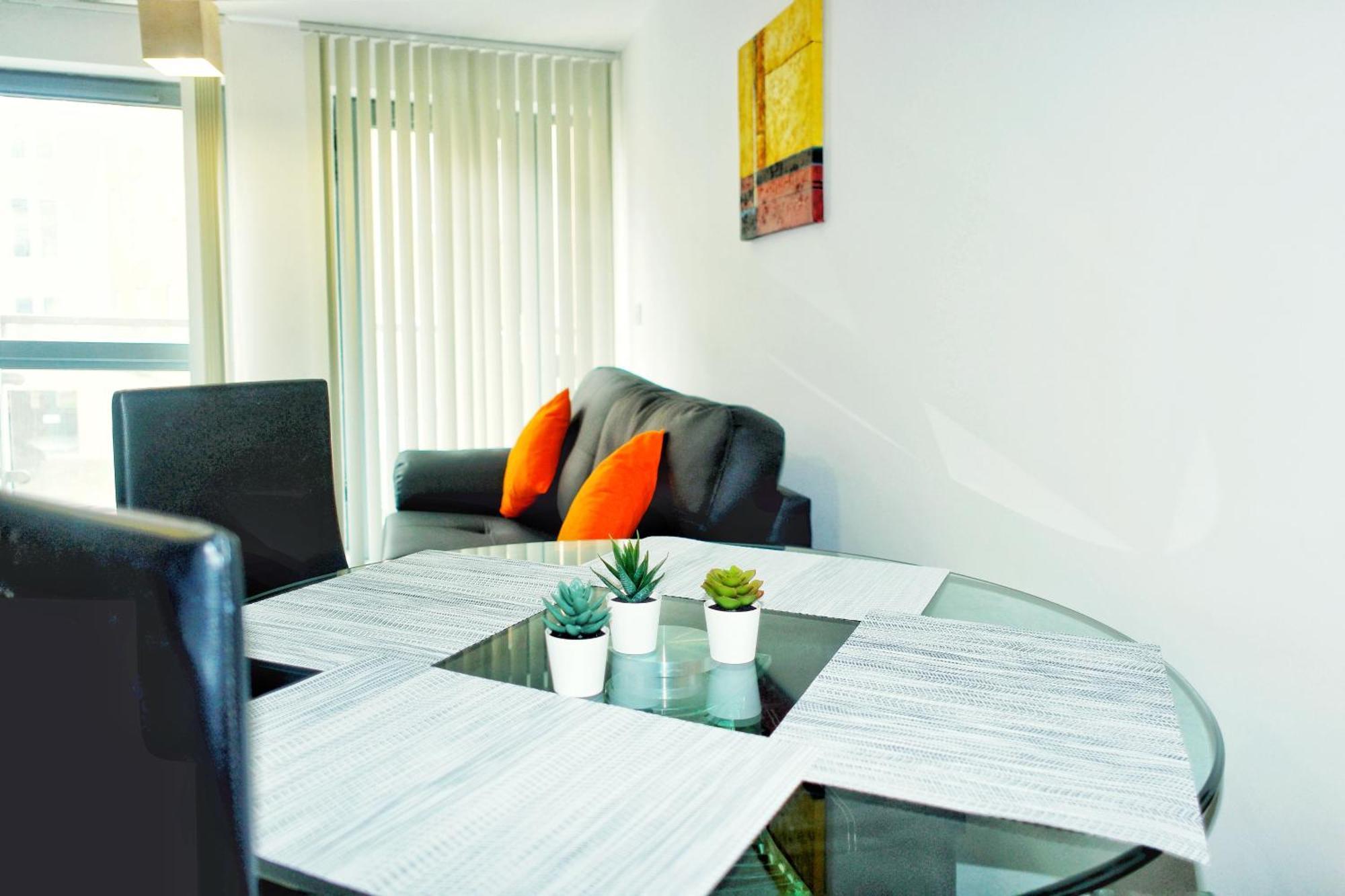 2 Bed Ensuite With Balcony And Free Onsite Secure Parking マンチェスター エクステリア 写真