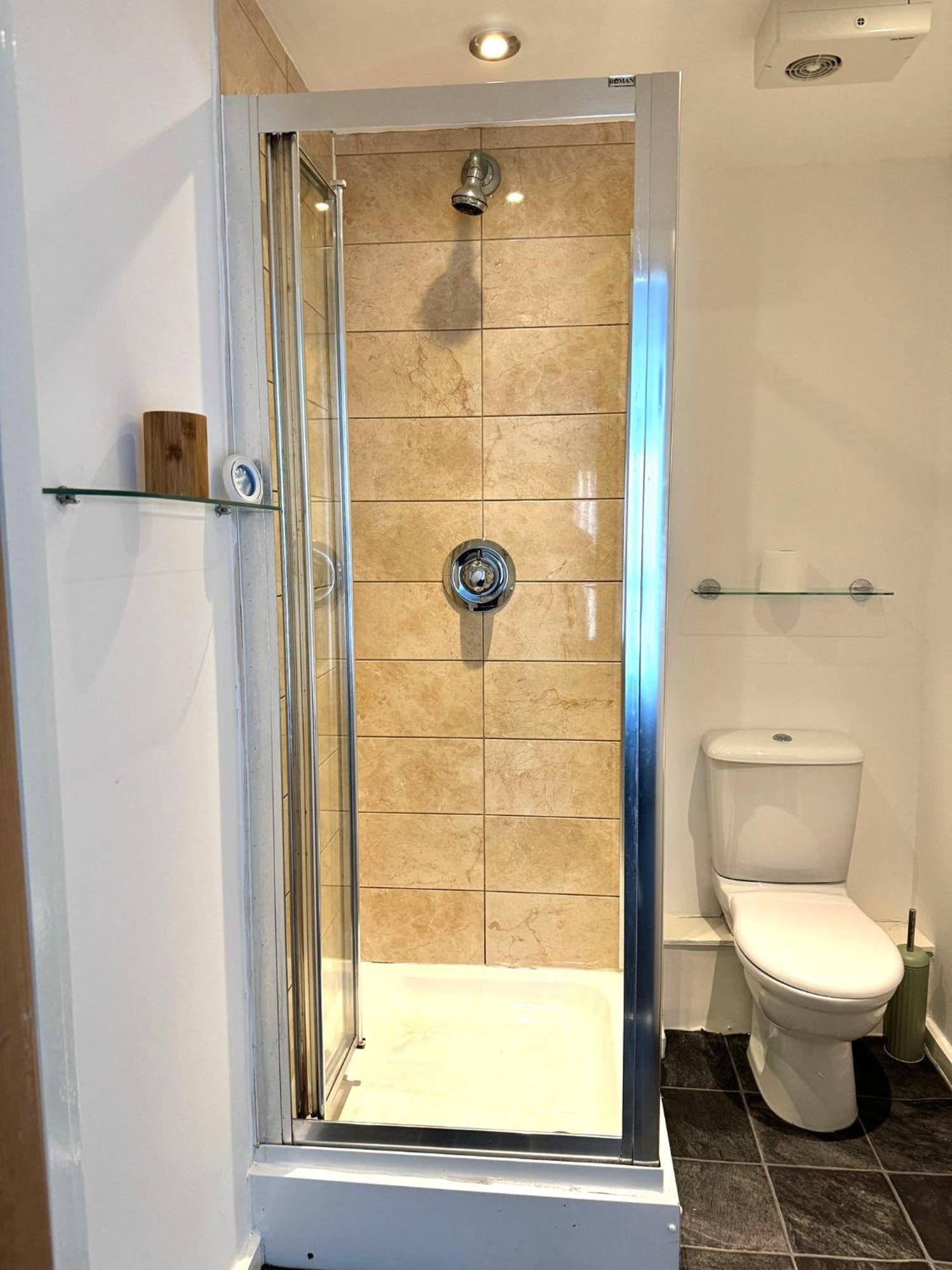 2 Bed Ensuite With Balcony And Free Onsite Secure Parking マンチェスター エクステリア 写真