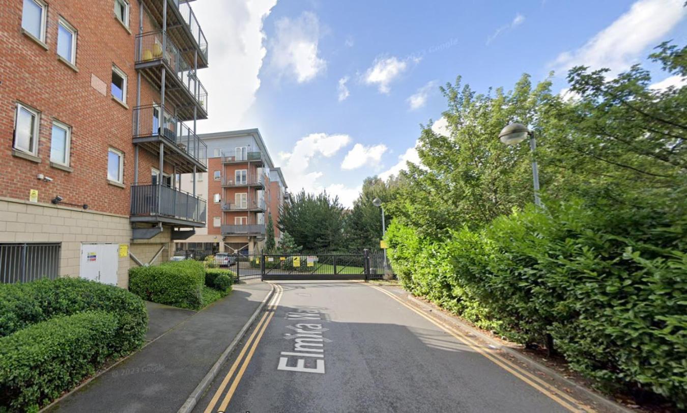 2 Bed Ensuite With Balcony And Free Onsite Secure Parking マンチェスター エクステリア 写真